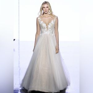 NWT Wtoo by Watters Becket Size 8 Petite Length Wedding Dress